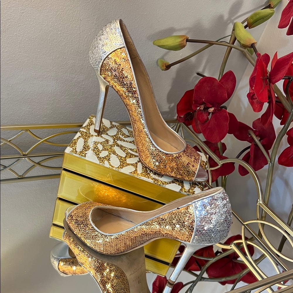 Oscar de la Renta Vintage Gold and Silver Sequin Peep Toe Heels Size 39 (8)